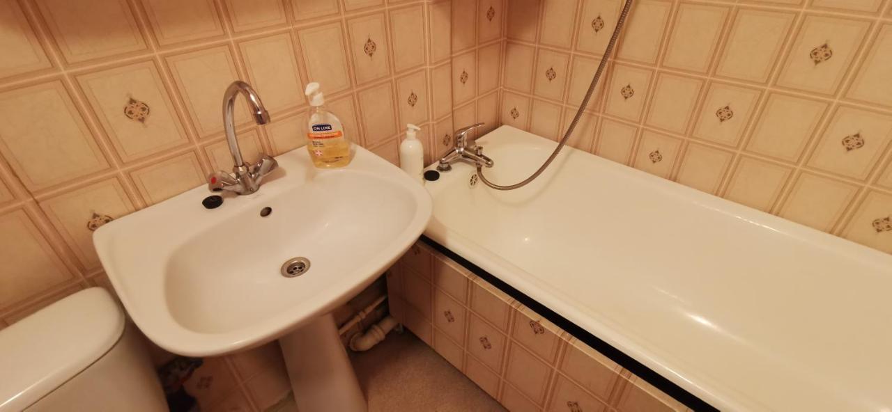 Kawalerka Czestochowa 17 Apartment Екстериор снимка