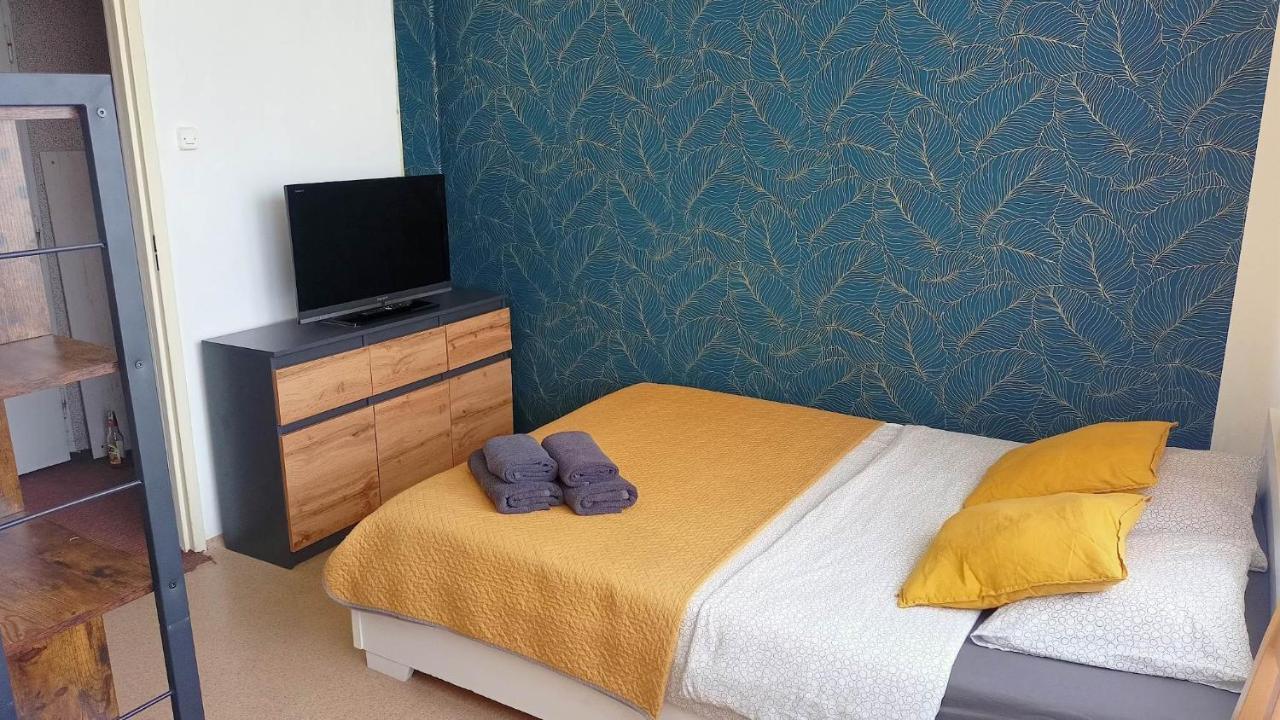 Kawalerka Czestochowa 17 Apartment Екстериор снимка